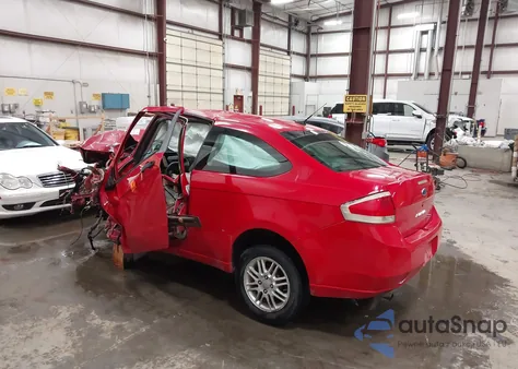 2008 Ford Focus Se/Ses из США, поврежденный, VIN 1FAHP33N88W177109